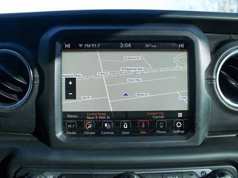 Used 2018 Jeep Wrangler Unlimited Sahara image 20