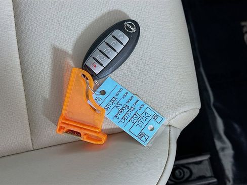 Used 2022 Nissan Rogue SV w/ SV Premium Package image 30