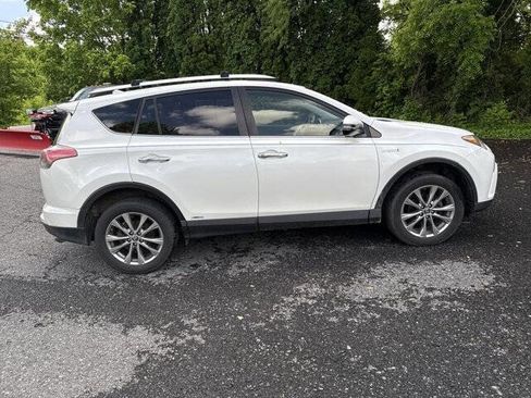 Used 2016 Toyota RAV4 Limited image 8