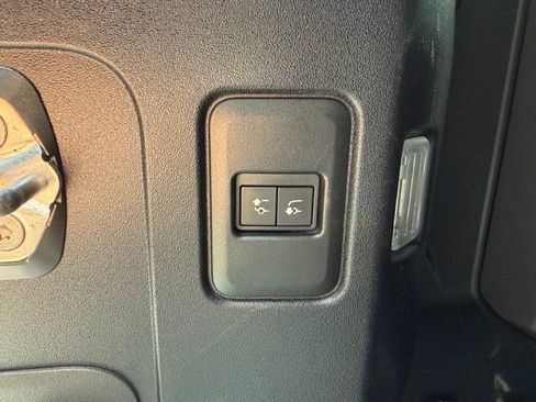 Used 2021 Land Rover Defender 110 X AWD/4WD image 32