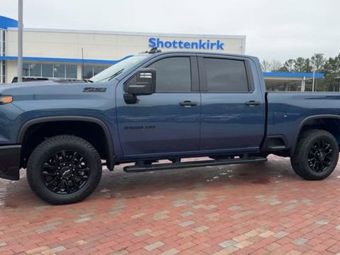 Used 2025 Chevrolet Silverado 2500 Custom w/ Custom Value Package AWD/4WD image 7