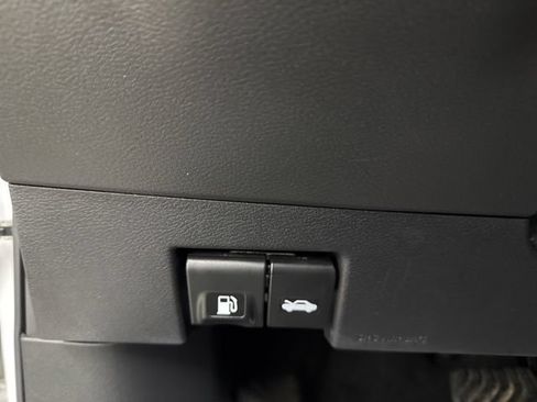 Used 2023 Nissan Kicks SV FWD image 27