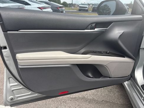 Used 2023 Toyota Camry SE w/ Audio Upgrade Package FWD image 3