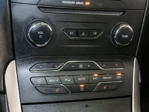 Used 2018 Ford Edge SEL w/ Equipment Group 201A AWD/4WD image 20