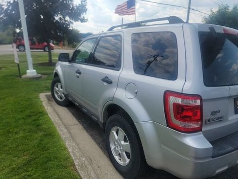 Used 2011 Ford Escape XLT FWD image 3