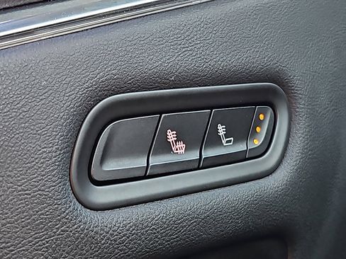 Used 2024 Cadillac Escalade ESV Luxury image 24