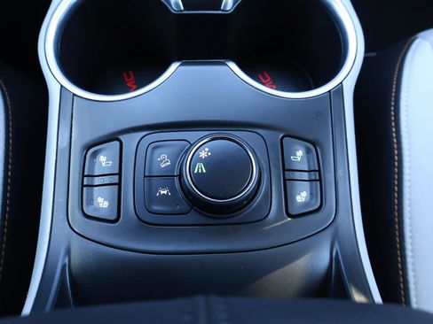 Used 2021 GMC Terrain SLE w/ Driver Convenience Package image 24