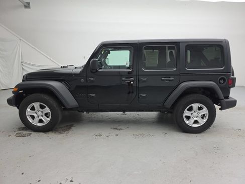 Used 2022 Jeep Wrangler Unlimited Sport AWD/4WD image 8