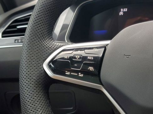 Used 2024 Volkswagen Tiguan SE R-Line FWD image 23