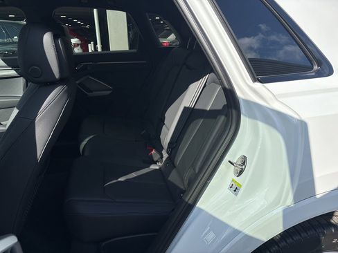 New 2025 Audi Q3 2.0T Premium image 14