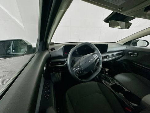 Used 2025 Kia K4 LXS image 18
