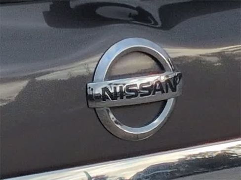 Used 2017 Nissan Pathfinder Platinum w/ Family Entertainment Package image 13