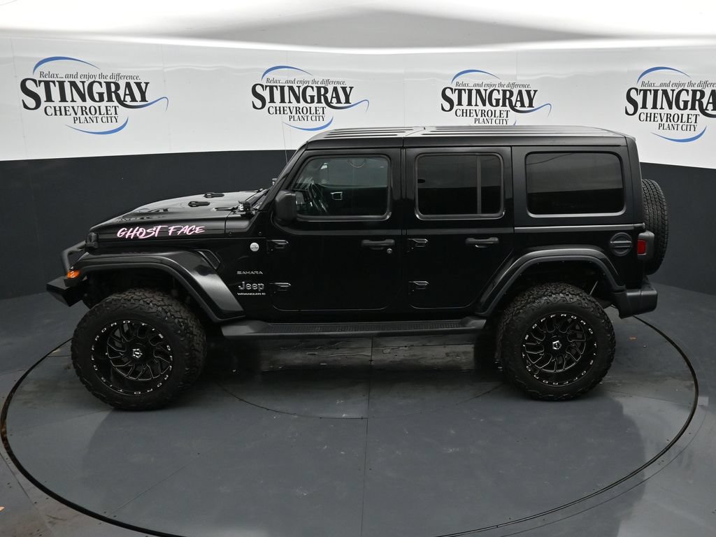 Used 2023 Jeep Wrangler Unlimited Sahara w/ Cold Weather Group AWD/4WD image 21
