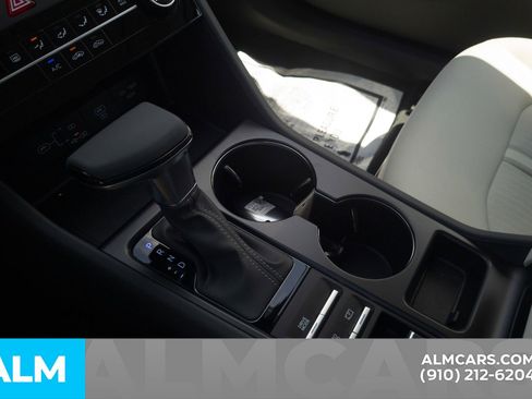 Used 2025 Hyundai Sonata SE FWD image 24