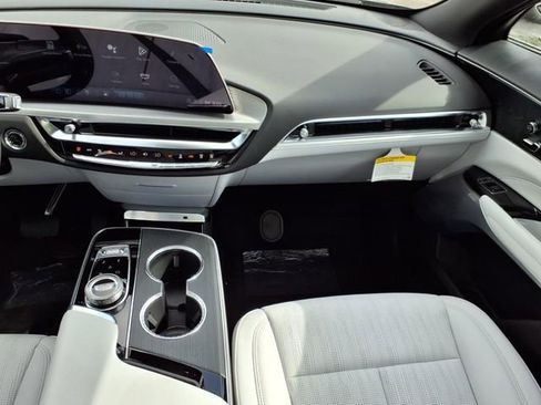 New 2025 Cadillac Lyriq Luxury image 17
