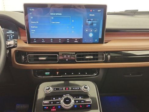 Used 2023 Lincoln Nautilus Reserve image 15