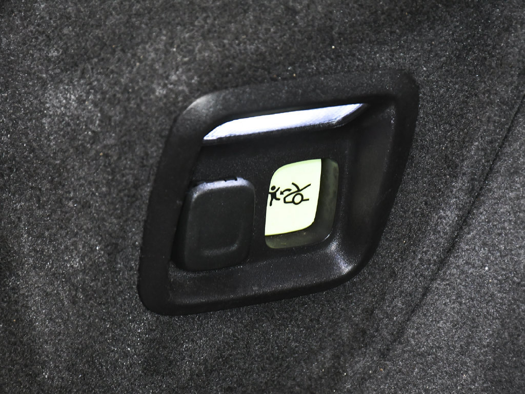 Used 2025 Chevrolet Corvette E-Ray AWD/4WD image 59