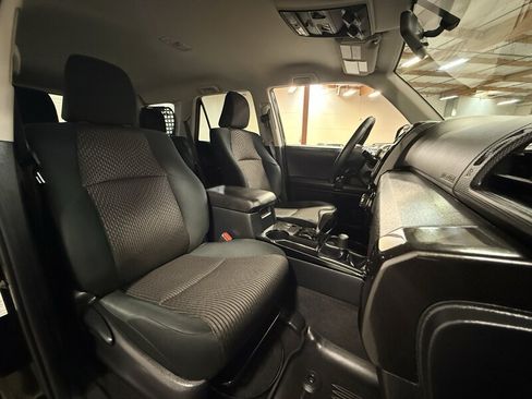 Used 2019 Toyota 4Runner TRD Off-Road AWD/4WD image 18