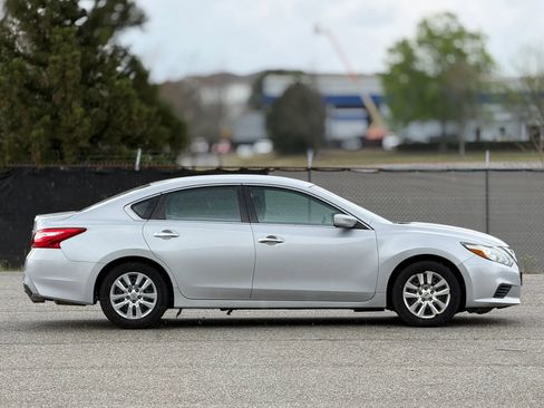 Used 2017 Nissan Altima 2.5 S w/ Power Driver Seat Package image 7
