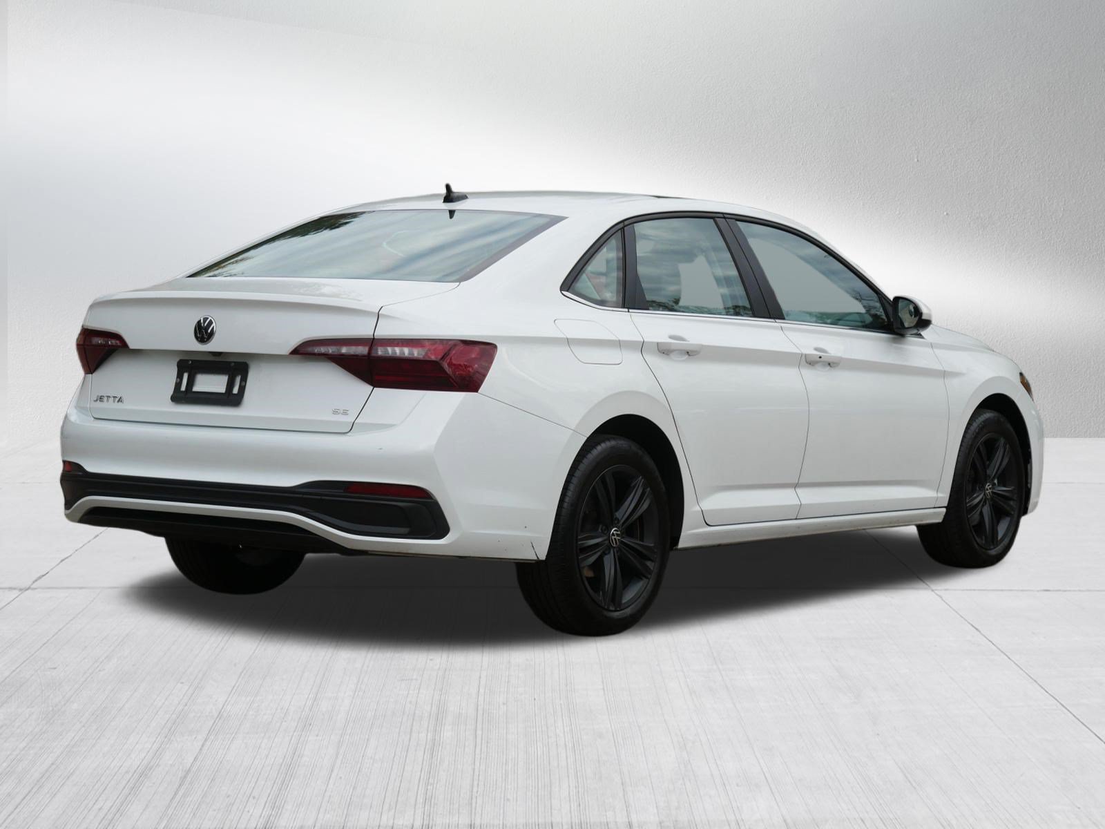 Used 2023 Volkswagen Jetta SE FWD image 7