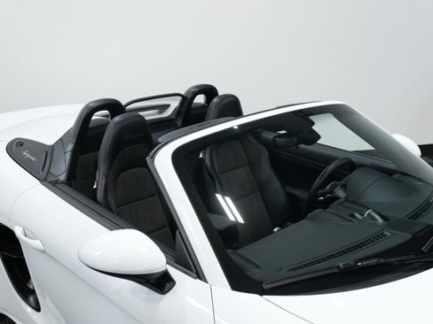 Used 2021 Porsche 718 Boxster Spyder image 14