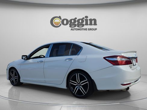 Used 2016 Honda Accord Sport image 3