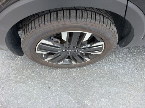 Used 2024 Kia Telluride SX image 8