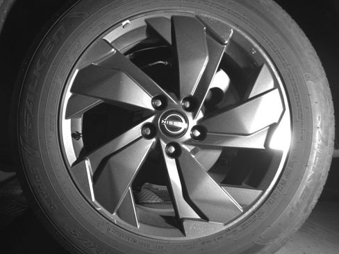 Used 2025 Nissan Rogue SV FWD image 14
