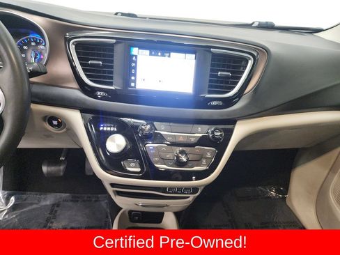 Certified 2022 Chrysler Voyager LX FWD image 17