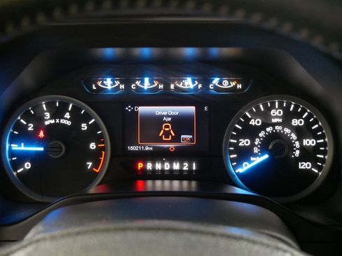 Used 2015 Ford F150 XLT w/ Equipment Group 302A Luxury image 21