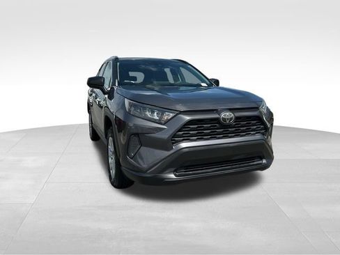 Used 2019 Toyota RAV4 LE FWD image 7