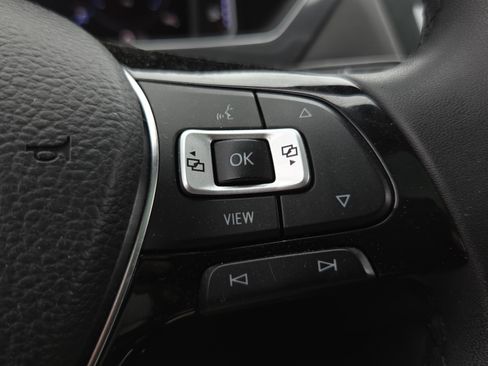 Used 2020 Volkswagen Tiguan SE image 30