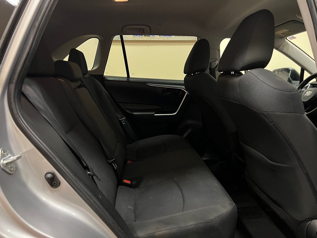 Used 2019 Toyota RAV4 LE FWD image 21