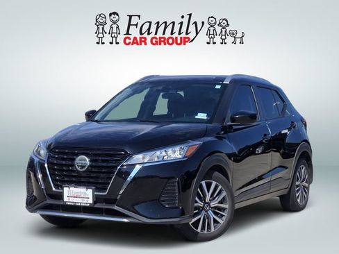 Used 2021 Nissan Kicks SV FWD image 1