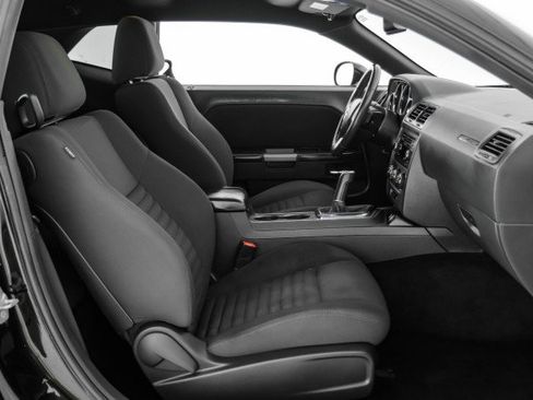 Used 2014 Dodge Challenger R/T image 25