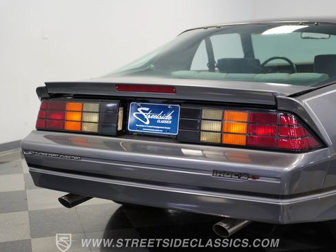 Used 1988 Chevrolet Camaro IROC-Z RWD image 27