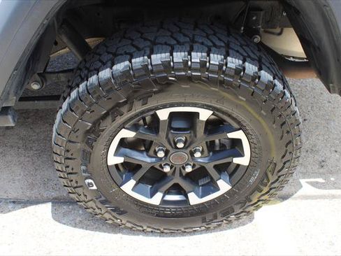 Certified 2026 Jeep Gladiator Rubicon AWD/4WD image 17