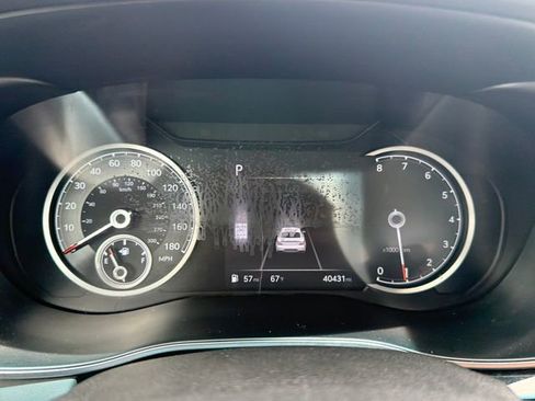 Used 2025 Genesis G70 2.5T AWD/4WD image 18