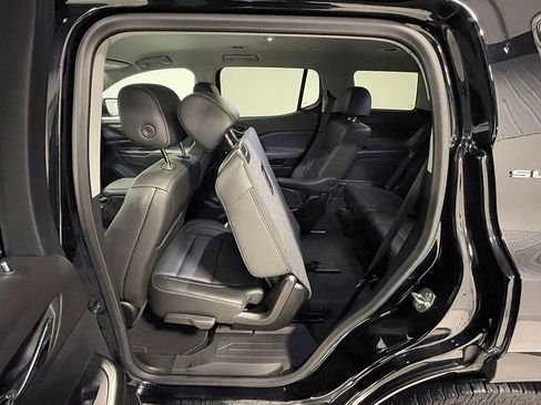 Used 2023 GMC Acadia SLT image 20