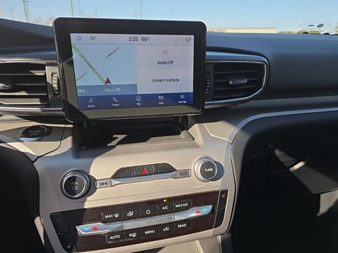 Used 2022 Ford Explorer XLT w/ Equipment Group 202A image 14