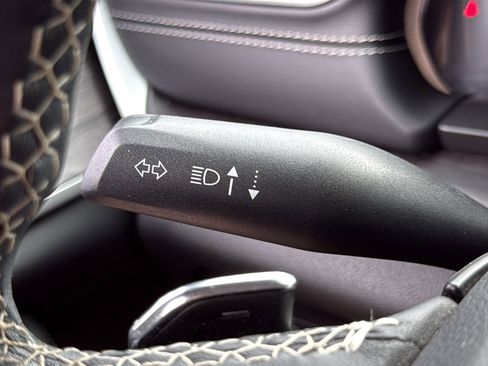 Used 2022 Jeep Grand Cherokee Limited image 15