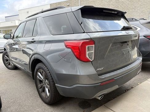 Used 2023 Ford Explorer XLT w/ Equipment Group 202A image 4