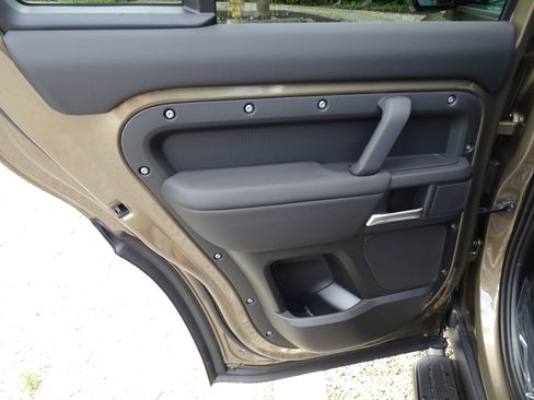 New 2025 Land Rover Defender 110 S AWD/4WD image 22