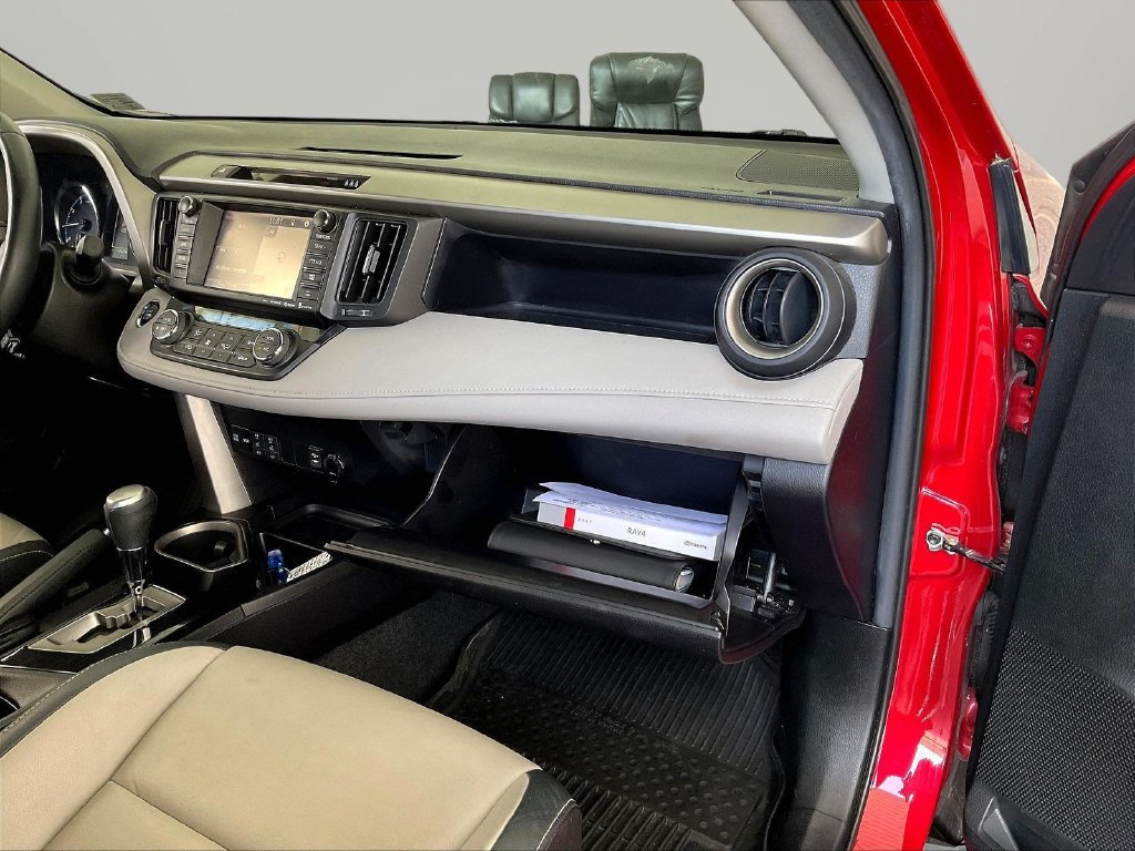 Used 2017 Toyota RAV4 Limited AWD/4WD image 30