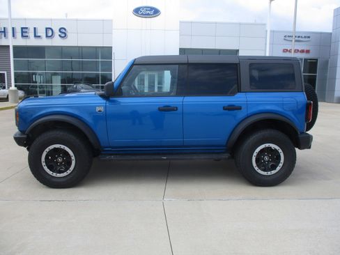 Used 2023 Ford Bronco Big Bend w/ Sasquatch Package image 3