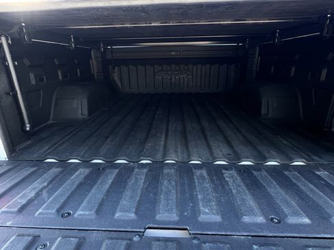 Used 2024 GMC Sierra 1500 AT4 w/ Technology Package image 30