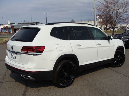 Used 2022 Volkswagen Atlas SE w/ Black Wheel Package image 6