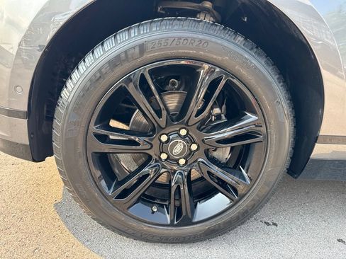 Used 2019 Land Rover Range Rover Velar R-Dynamic SE AWD/4WD image 30