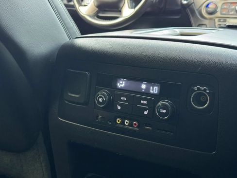 Used 2015 GMC Yukon XL Denali w/ Touring Package AWD/4WD image 19