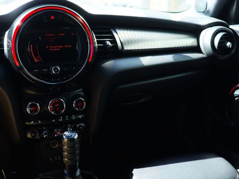 Used 2017 MINI Cooper S image 43